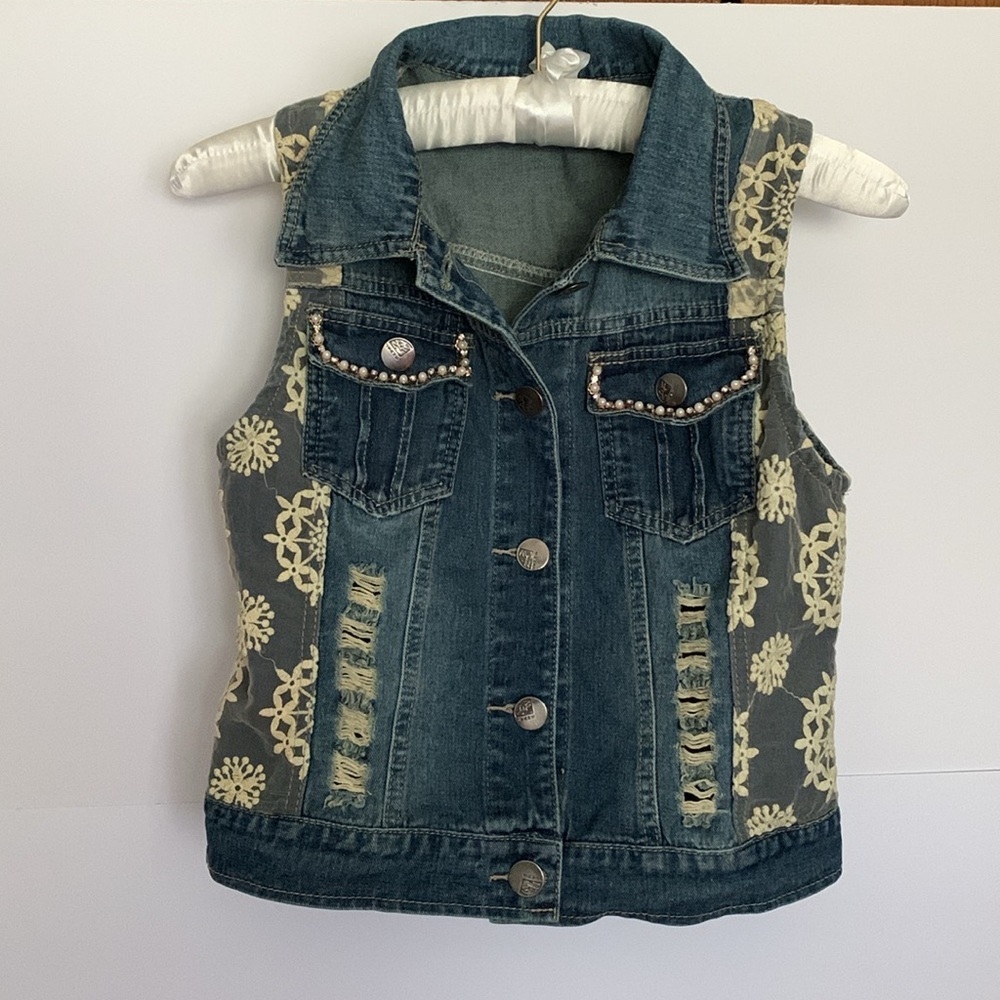 ❤️LOVE brand Denim embellished vest Size Medium Distressed EUC